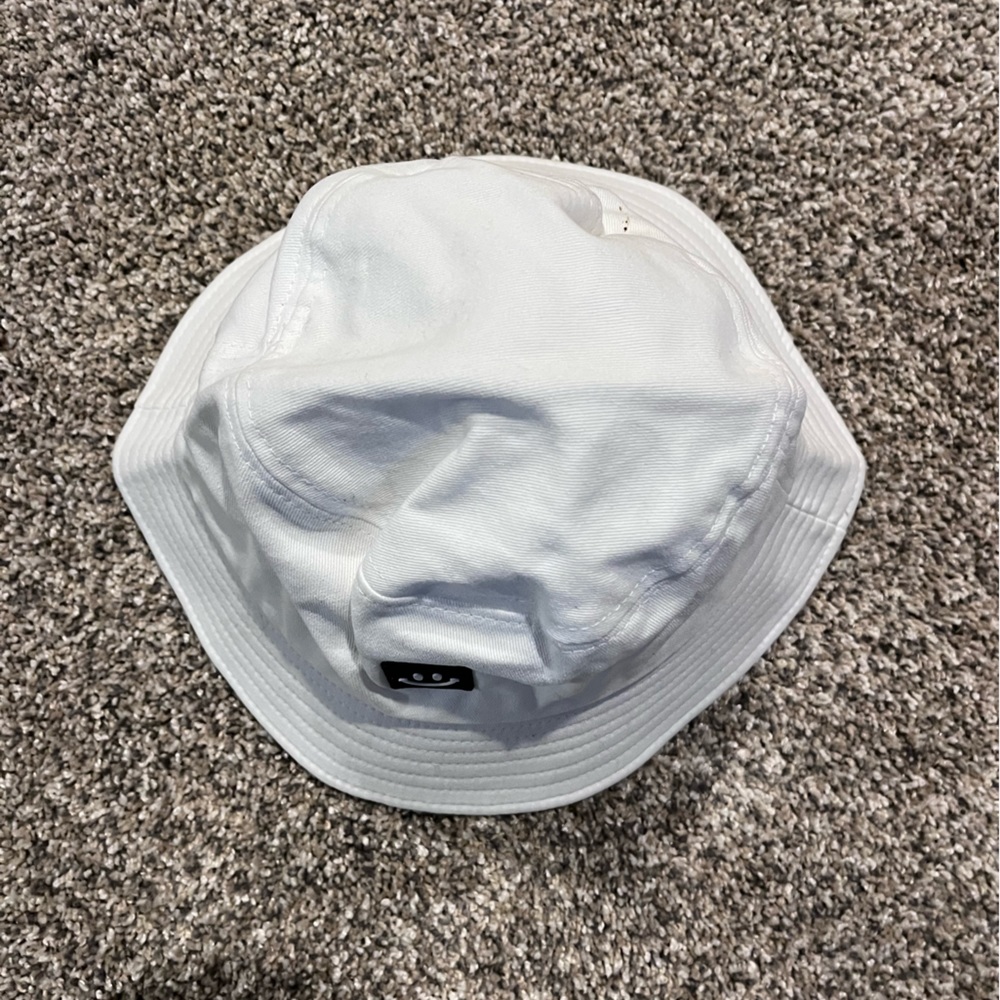 Bucket Hat :) - Picture 2 of 2
